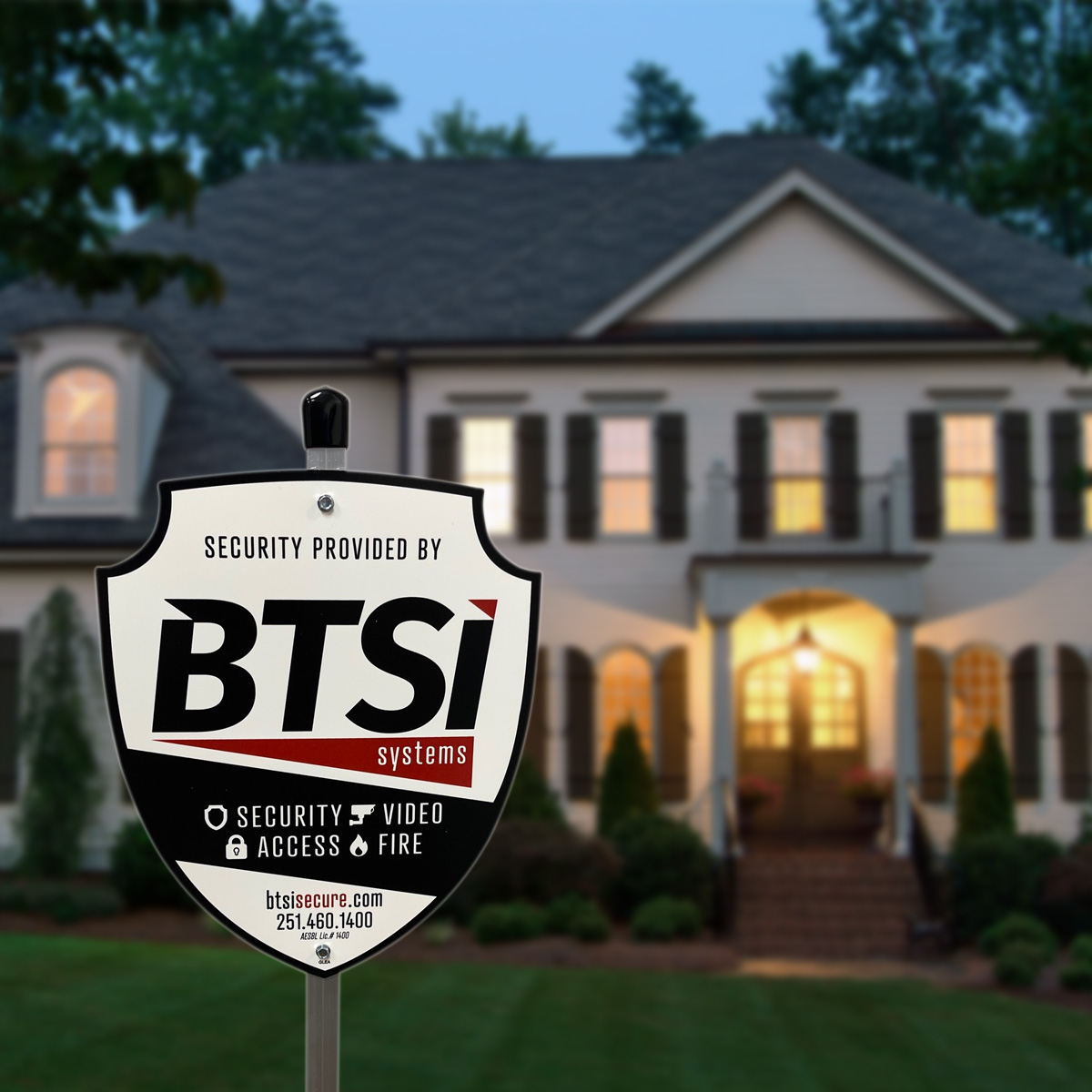 BTSI Systems security sign in the front yard of a home in Mobile, Alabama